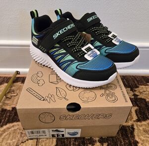 NWT Skechers Kids' Teal and Black Sneakers